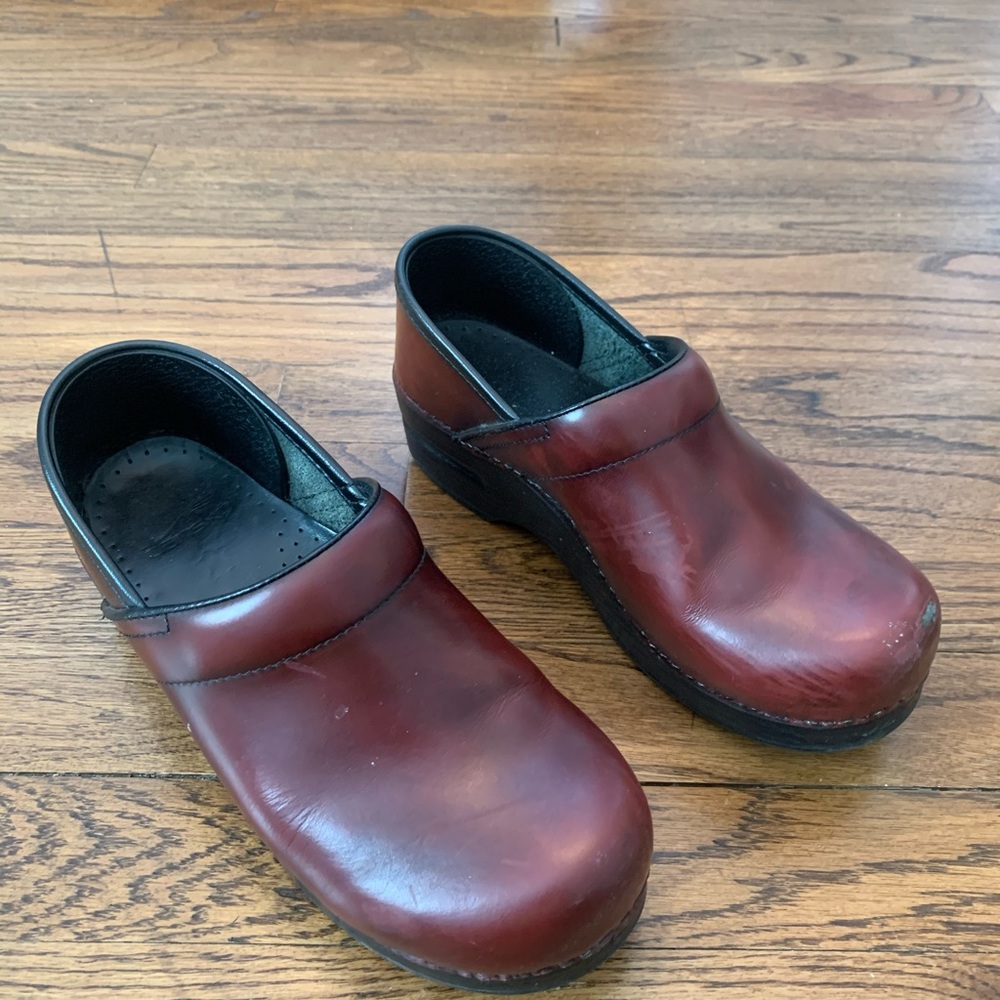 Red Dansko Clogs Size 7.5
